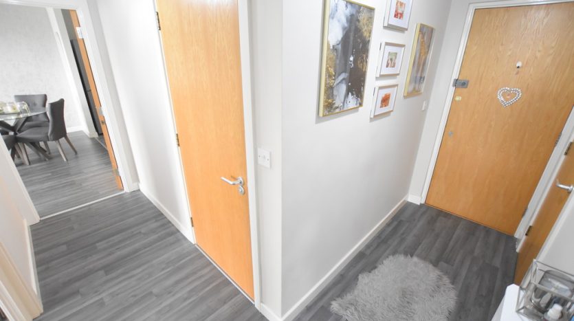 2 Bedroom Apartment For Sale in Monarch Way, Ilford, IG2 